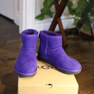 NIB WOMEN'S UGG CLASSIC ULTRA MINI 'VIOLET NIGHT' SUEDE WINTER BOOTS